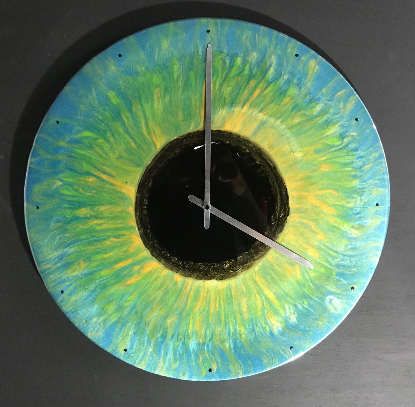 Eyeball clock